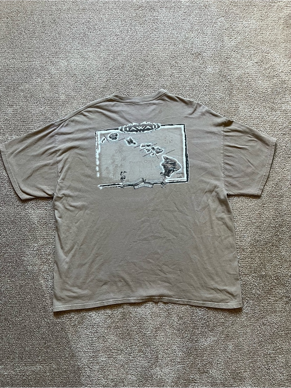 VTG 90’s Light Brown Hawaiian Islands Map Surfwear Tee